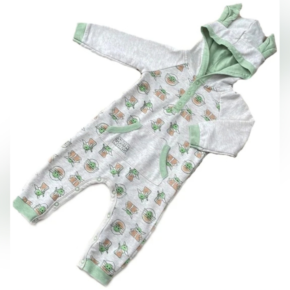 Star wars 9M Hoodie 1 Piece with pocket- baby yoda- mandalorian- snap bottom